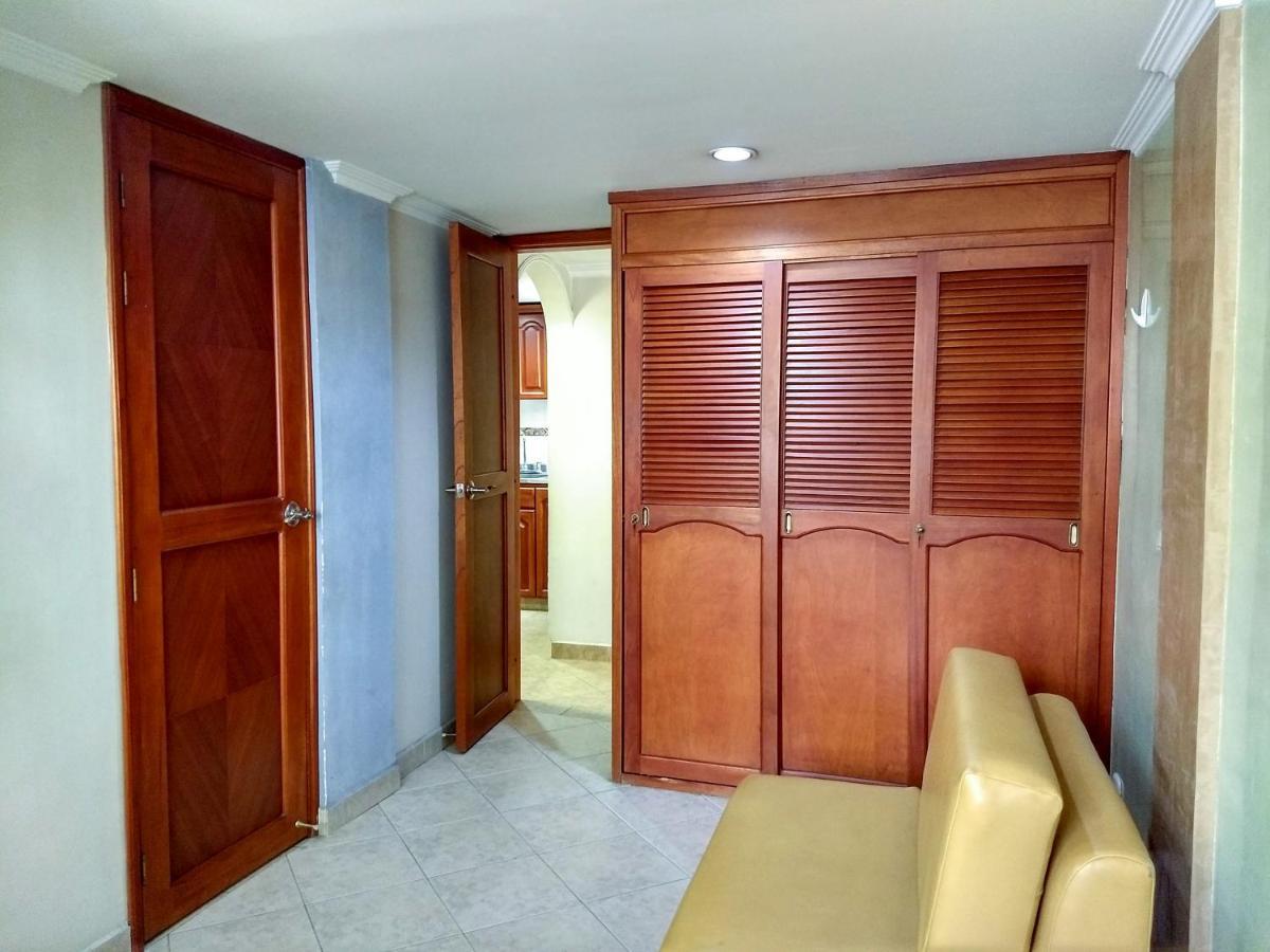 Bueno, Bonito, Barato Y Cerca A El Poblado Apartman Medellín Kültér fotó