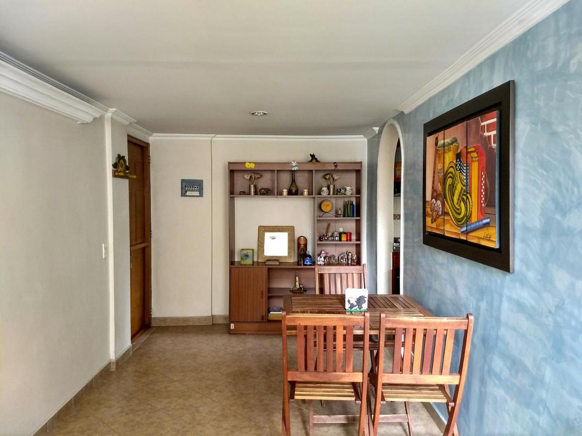 Bueno, Bonito, Barato Y Cerca A El Poblado Apartman Medellín Kültér fotó