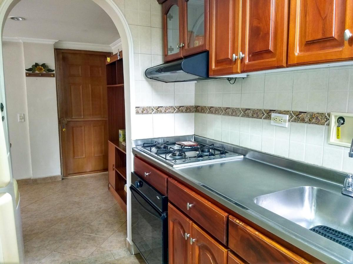 Bueno, Bonito, Barato Y Cerca A El Poblado Apartman Medellín Kültér fotó