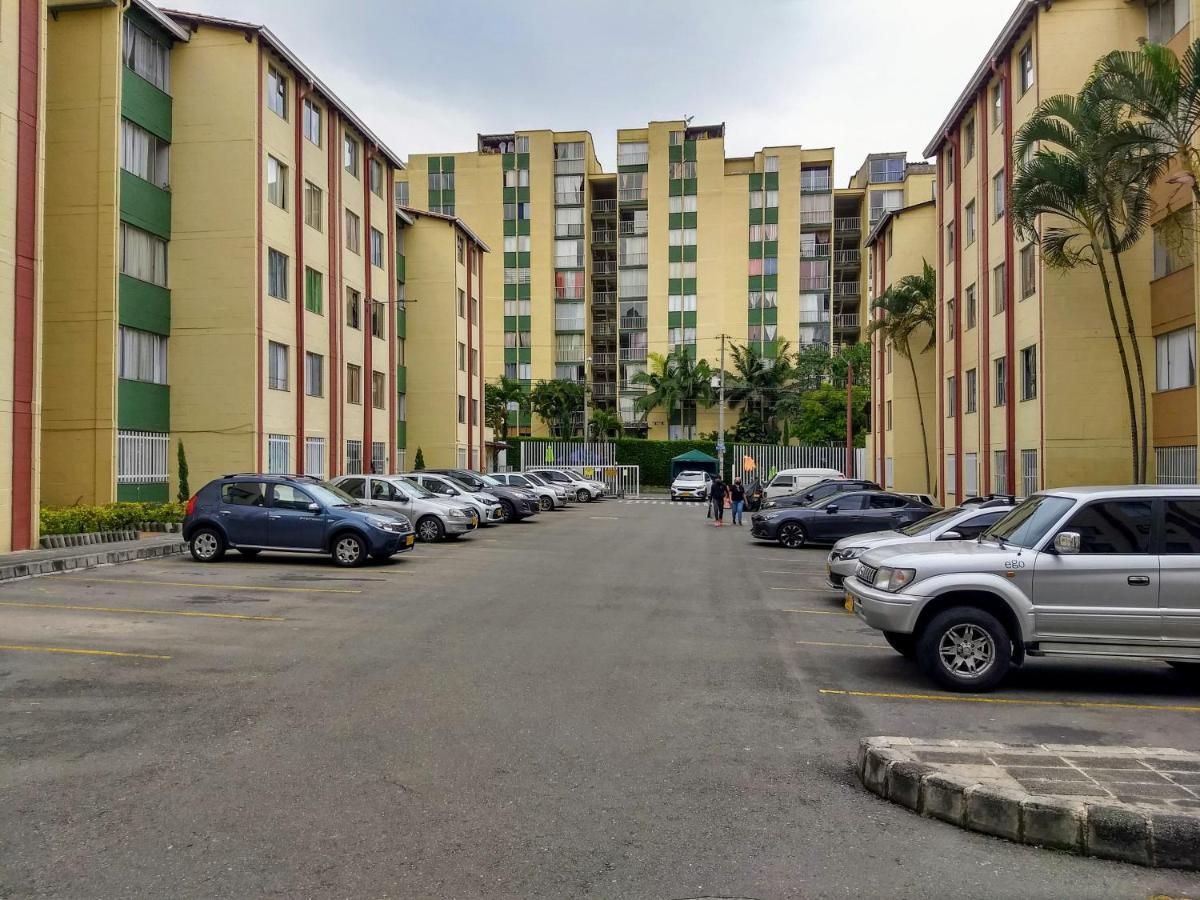 Bueno, Bonito, Barato Y Cerca A El Poblado Apartman Medellín Kültér fotó